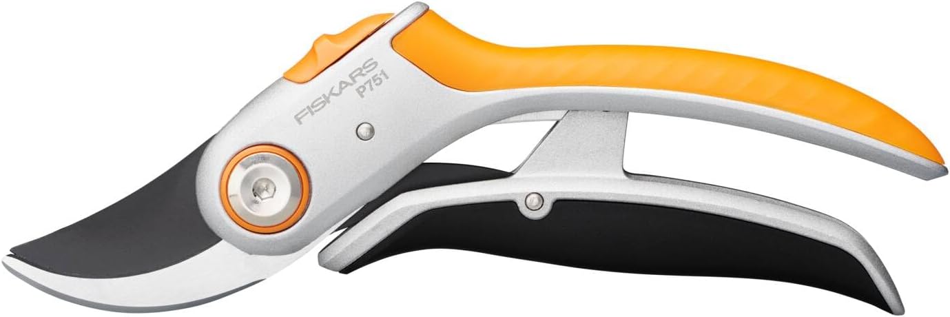 Fiskars Sécateur à Lame Franche PowerLever pour Branches fraîches, Revêtement Antiadhésif, Lames/Poignées en aluminium, Noir/Orange, Plus, P751, 1057172
