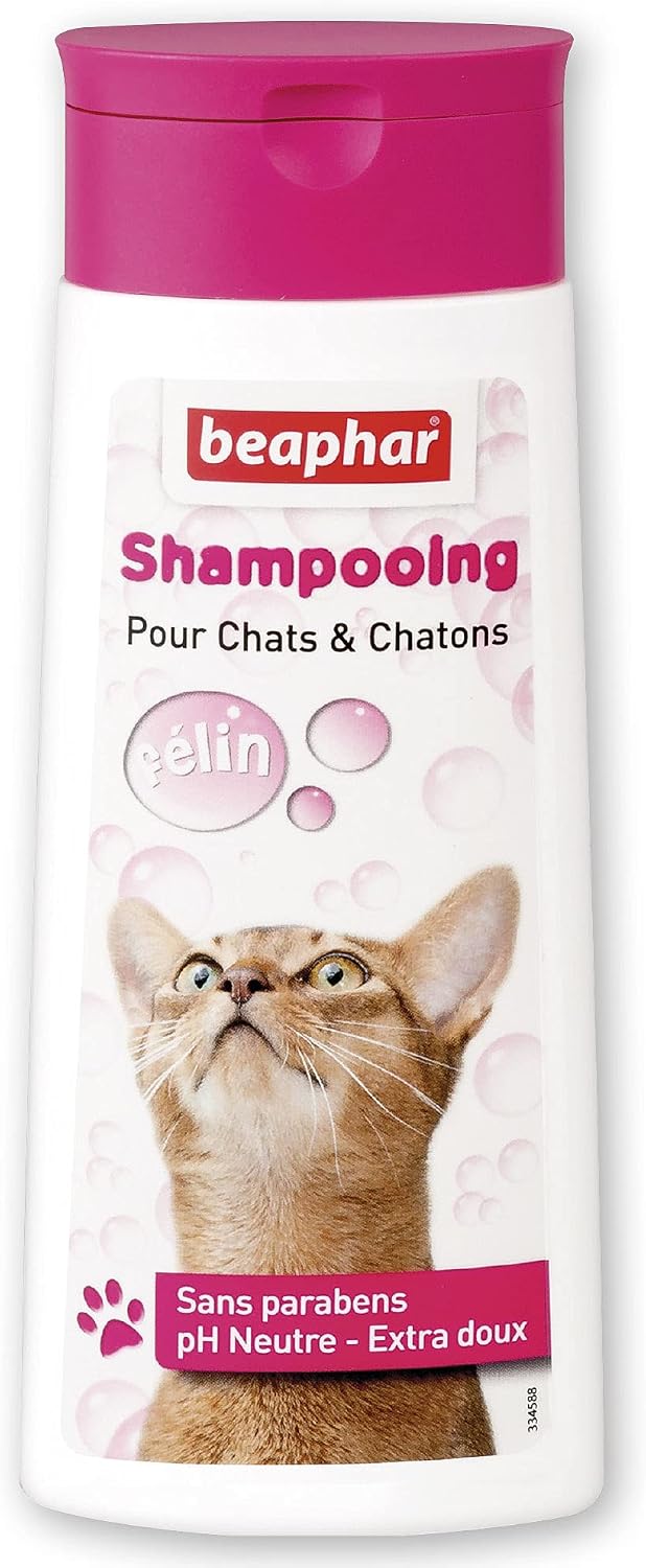 BEAPHAR – Shampooing Essentiel Universel pour Chat – Extra-Doux – Pelage Brillant – Contient de l'huile de Macadamia et de l'Aloe Vera – sans parabène ni Silicone – pH Neutre – Produit Vegan – 250 ML