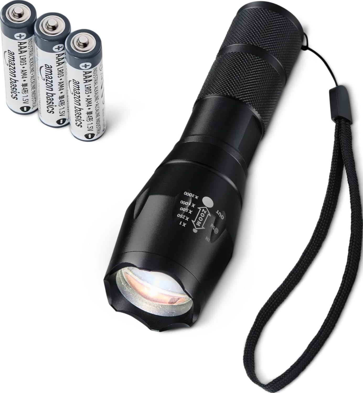 Amazon Basics Lampe Torche LED Portable avec 5 Modes d'Éclairage - Torche 200 Lumens avec Zoom - Lampe en Aluminium Résistante à l'Eau avec Dragonne - Piles Incluses - Noir