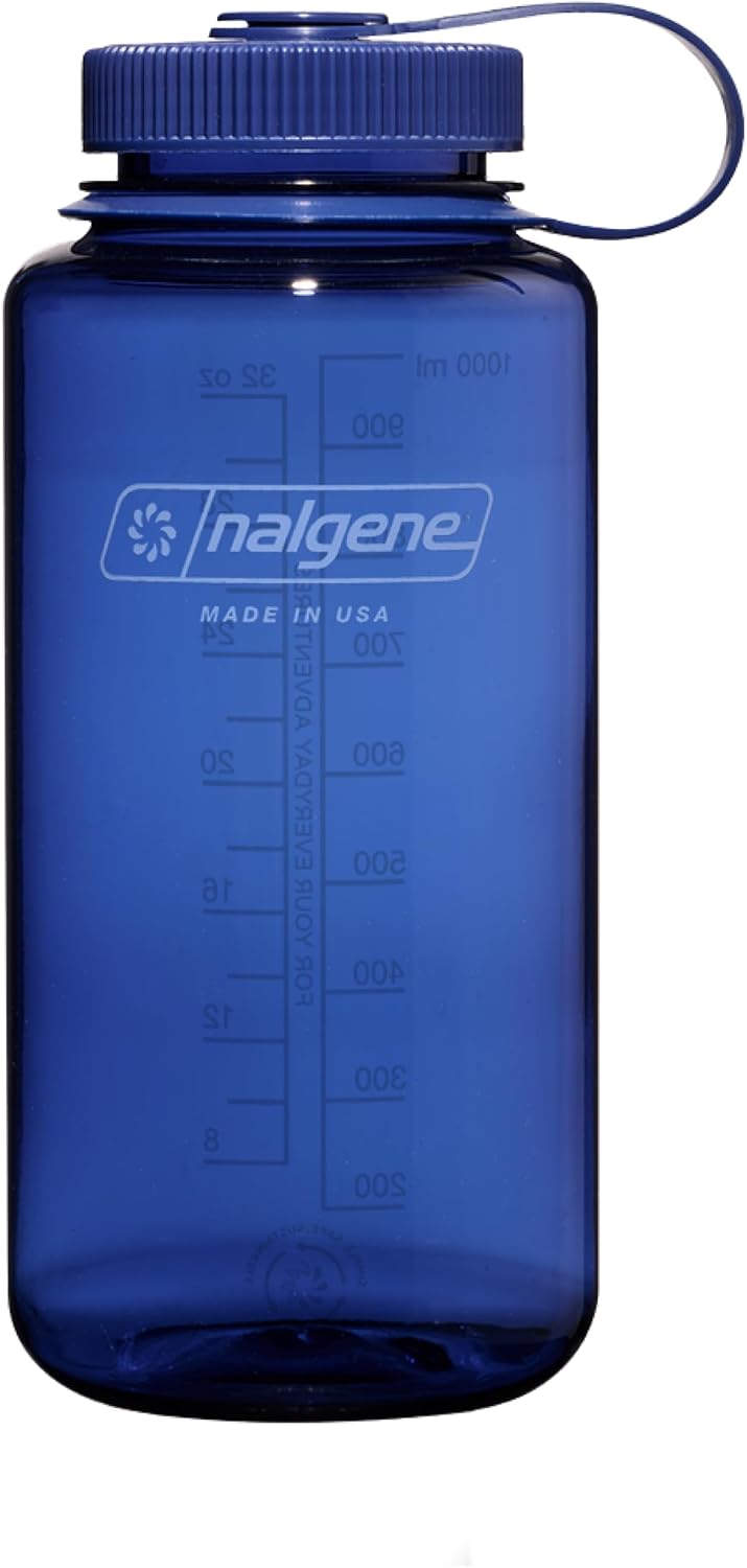 Nalgene Sustain Tritan Bouteille d'eau sans BPA fabriquée avec un matériau dérivé de 50% de déchets plastiques, 1L, large goulot, denim, Bleu